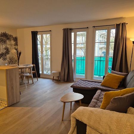 Appartement Cosy Pres Du Rer 쉐시 외부 사진